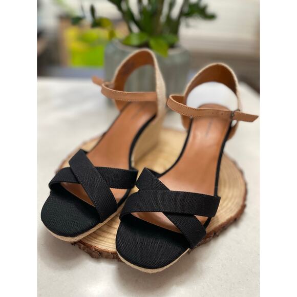 Lucky Brand women’s wedge black size 9 - Picture 1 of 8
